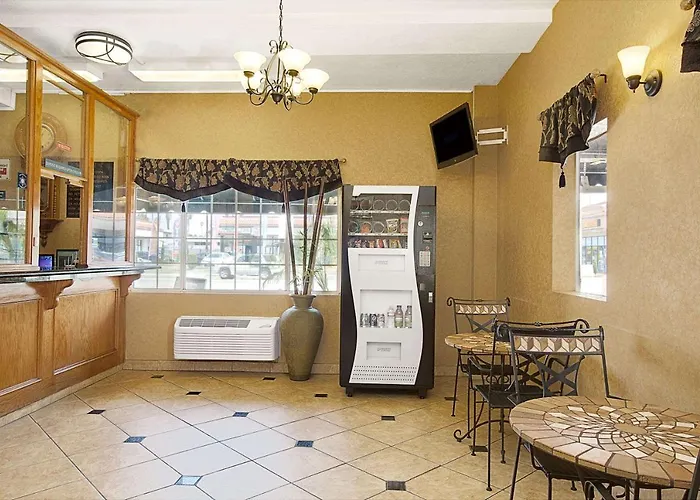Super 8 By Wyndham Inglewood/Lax/La Airport Hotel